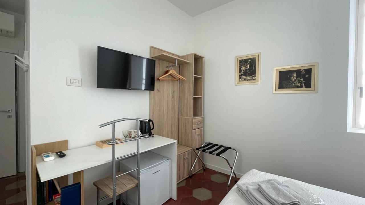 Santa Vincenza - Suite Indipendente Lovere Extérieur photo