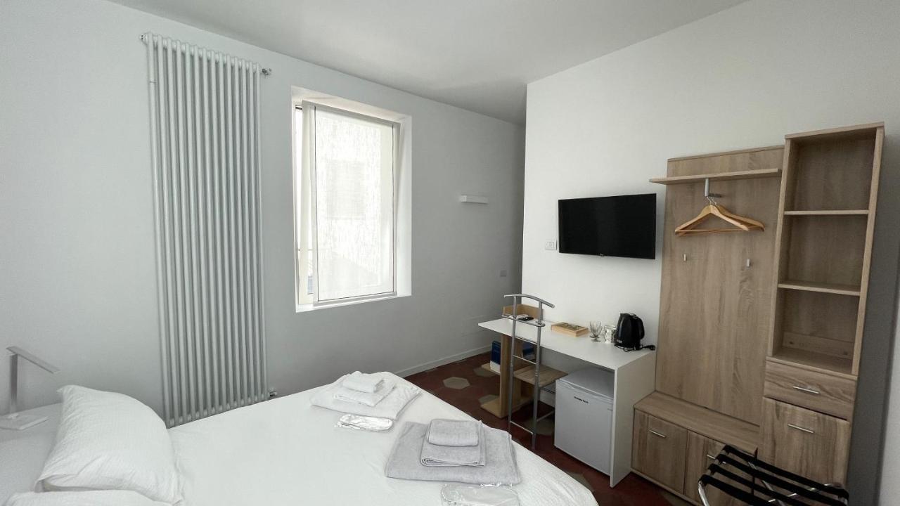 Santa Vincenza - Suite Indipendente Lovere Extérieur photo