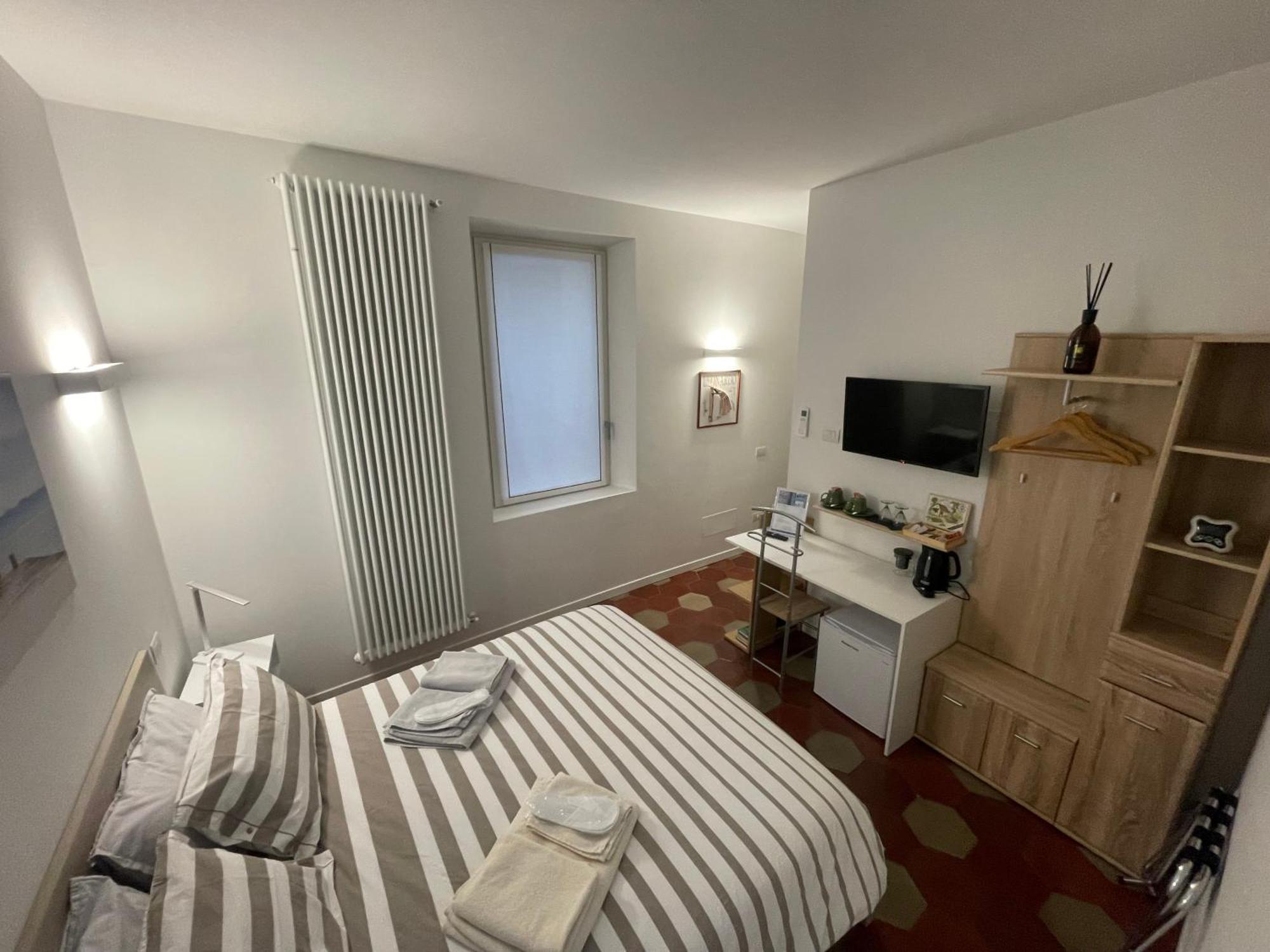 Santa Vincenza - Suite Indipendente Lovere Extérieur photo